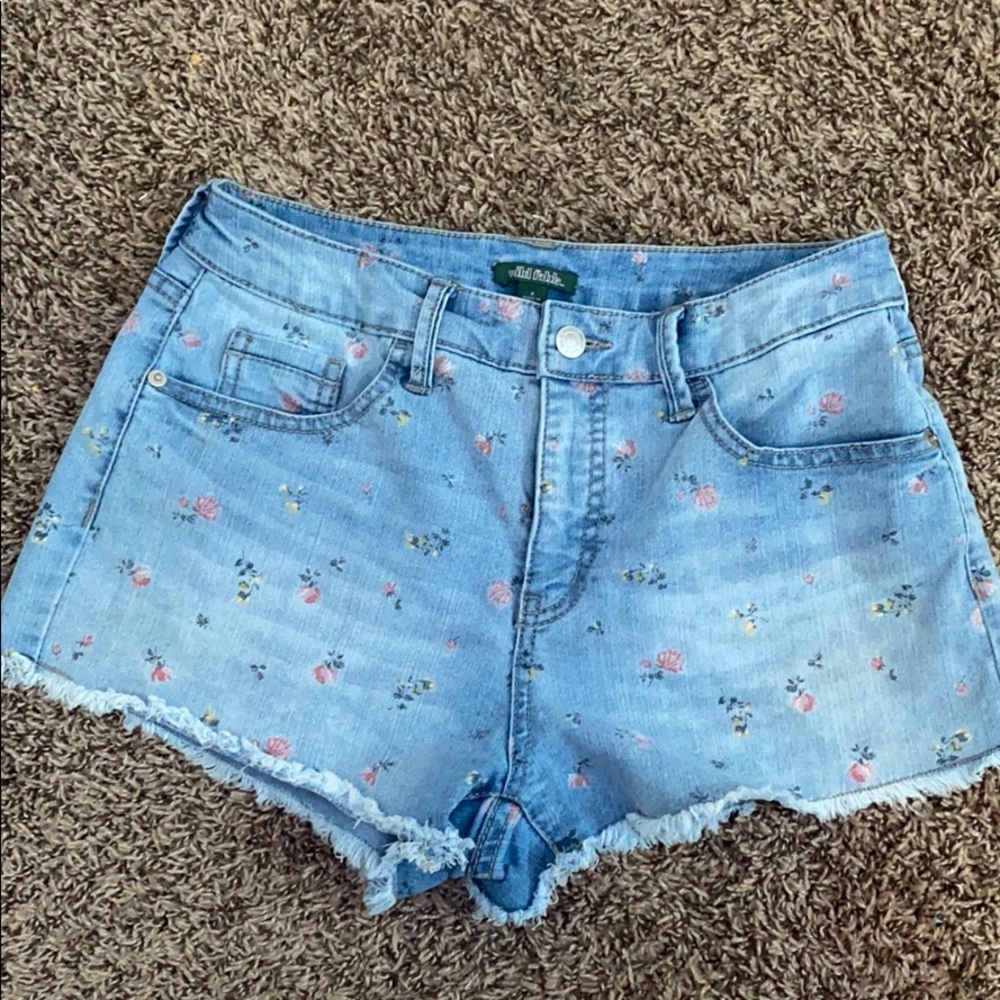 Blue denim flower imprinted shorts